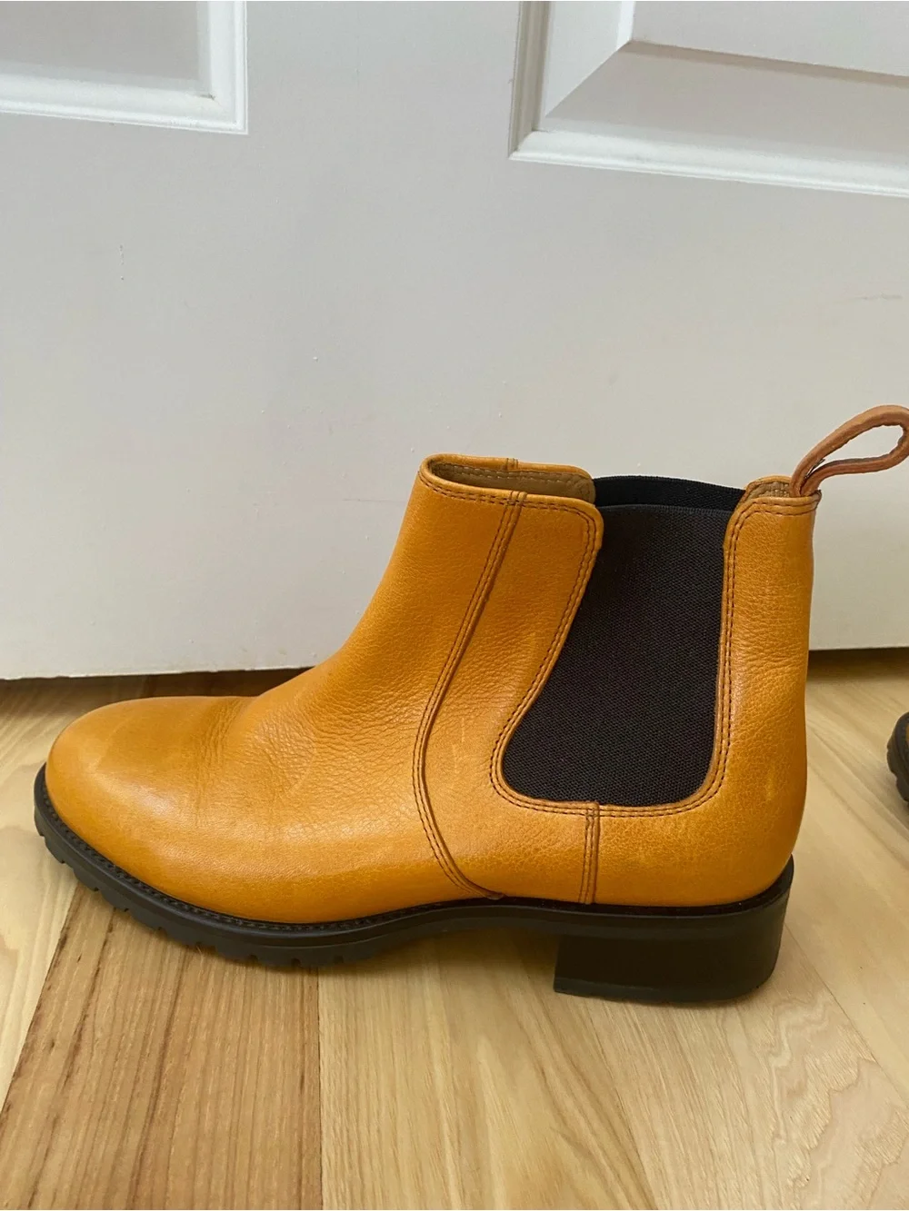 Duluth Trading Company Boots Women’s Chelsea Boots Cognac Brown Tan Size 8.5